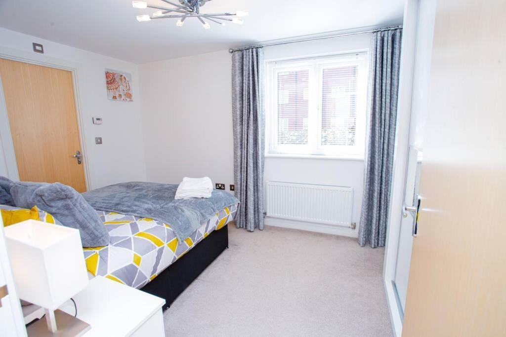 Mills Apartment - Two Bedroom En-Suite Apartment Νορθάμπτον Εξωτερικό φωτογραφία