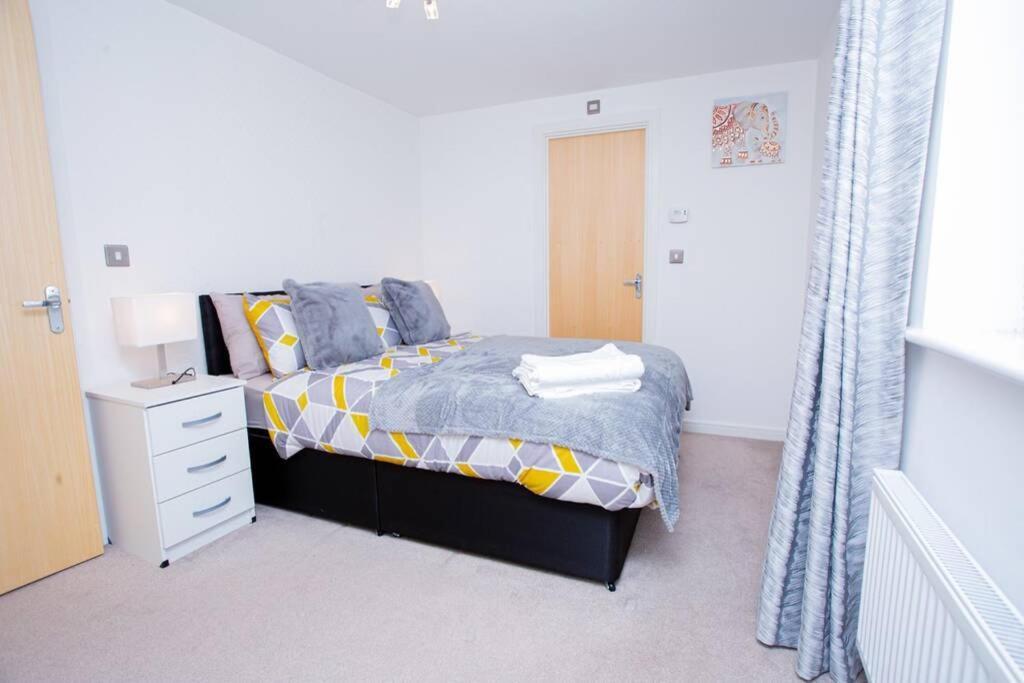 Mills Apartment - Two Bedroom En-Suite Apartment Νορθάμπτον Εξωτερικό φωτογραφία