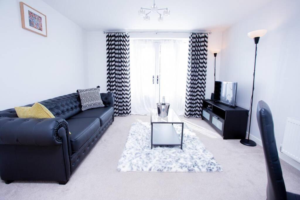 Mills Apartment - Two Bedroom En-Suite Apartment Νορθάμπτον Εξωτερικό φωτογραφία